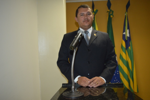 Vereador Adão Moura - AVANTE destaca compromisso da Prefeita com a realização de concurso público