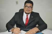 Vereador Marcelo Mota - PDT, pede recuperação de calçamentos e praças 