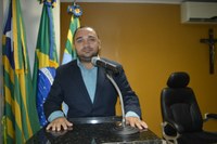 Vereador Tharlis Santos - PSD, destaca que Prefeita responderá criticas com Trabalho