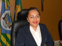 Vereadora Hélvia Almeida - PSD solicita construção de praça no Bairro São Félix