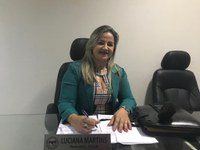 Vereadora Luciana Martins (PCdoB) Em tribuna fala que nos próximos dias o Conselho Tutelar estará recebendo um veículo e equipamentos 