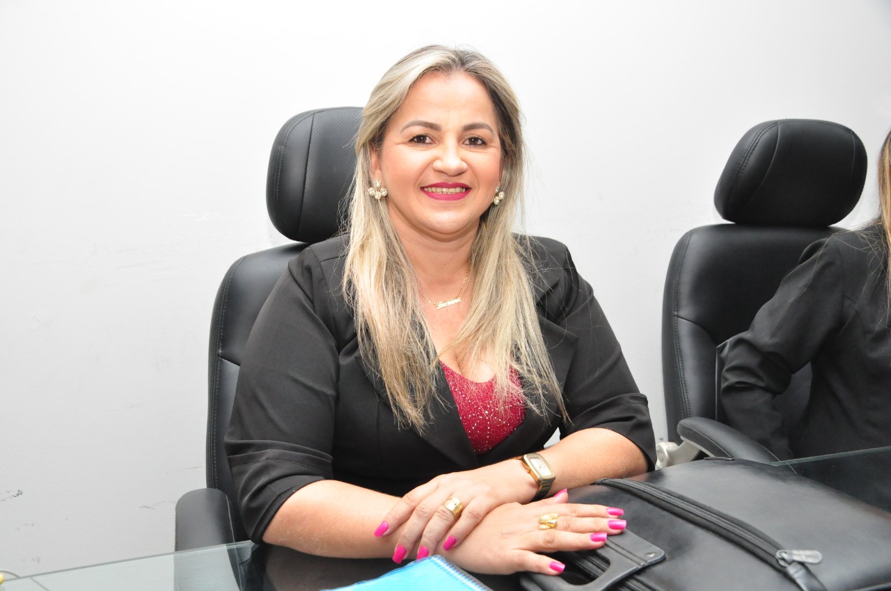 Vereadora Luciana Martins- PCdoB- Parabeniza a Prefeita pela a Implantação do CREAS em Guadalupe 