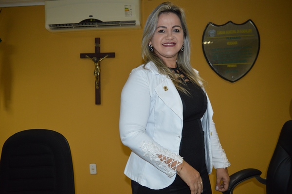 Vereadora Luciana Martins - PCdoB parabeniza escola Alexandrino Mousinho por sucesso em feira de leitura