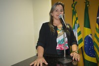 Vereadora Luciana Martins - PCdoB, pede inclusão de emenda federal para recuperação de asfalto da Vila Boa Esperança