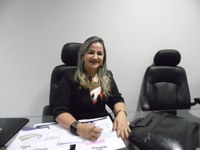 Vereadora Luciana Martins (PCdoB) Solicita da Prefeita Neidinha um redutor de velocidade em frente à Escola Alexandrino Mousinho 