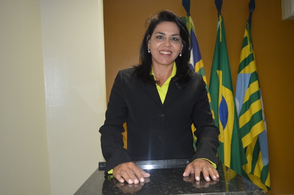 Vereadora Surama Martins - DEM, destaca preocupação da População com coloração da água em nossa cidade