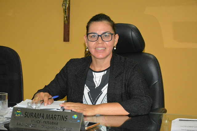 Vereadora Surama Martins (DEM) Em tribuna ressalta as reclamações e cobranças da População sobre a iluminação Pública em diversos Bairros 