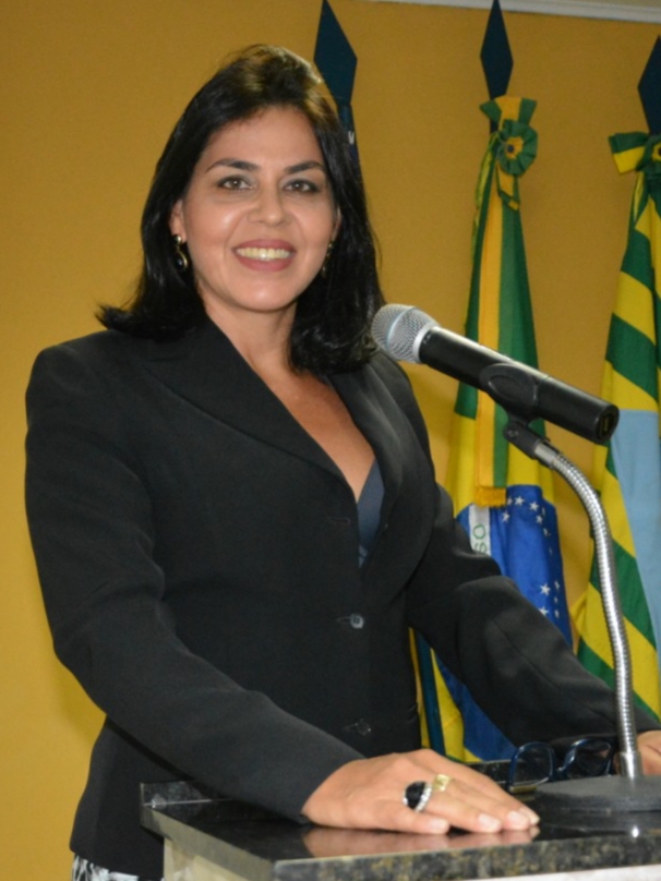Vereadora Surama Martins (DEM) Ficou feliz em receber o relatório Positivo do Tribunal de Contas da sua Gestão a frente da Câmara Municipal no ano de 2017