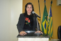 Vereadora Surama Martins - DEM, pede pagamento de abono a professores e climatização da escola Hipólito Araripe